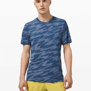 Lululemon Metal Vent Breathe Men’s shirt Size XL